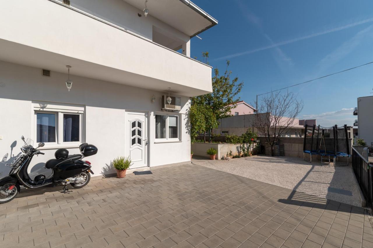 Apartments Bruna Trogir Exterior foto