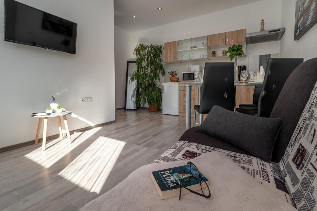 Apartments Bruna Trogir Exterior foto